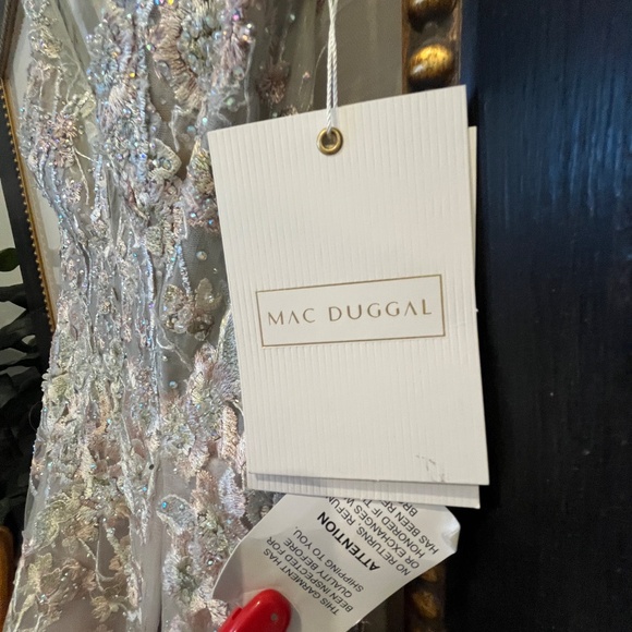 NWT | Mac Duggal  V-Neck Gown 20131 | Sz 8 - Picture 10 of 16